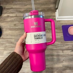 EXCLUSIVE COLOR JUST RELEASED Stanley 40 oz. Quencher H2.0 FlowState Tum…